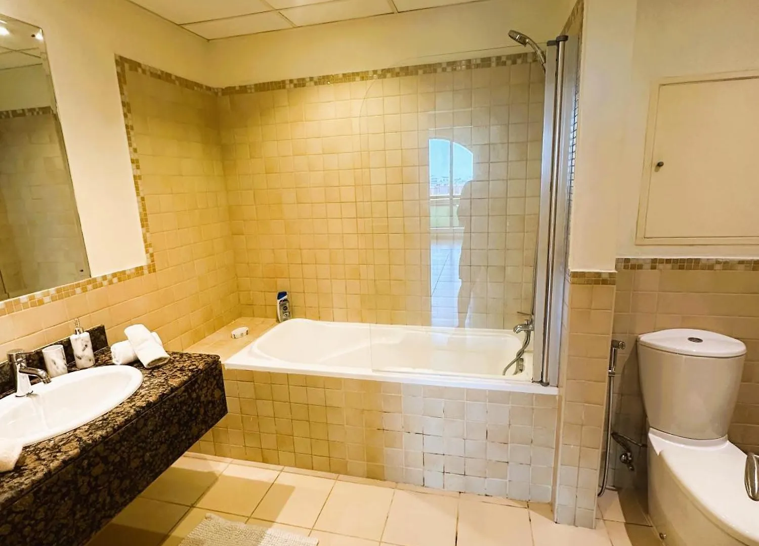 5-Bed, Beachfront Very Spacious Entire Home In Jbr Dubai 0*,