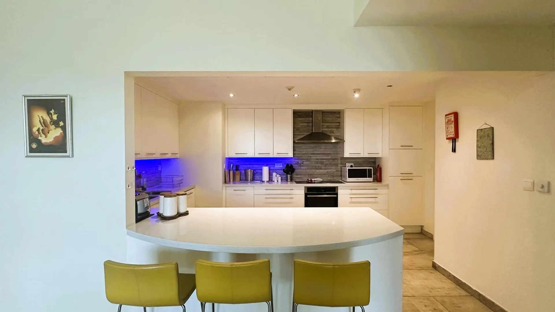 5-Bed, Beachfront Very Spacious Entire Home In Jbr Dubai 0*,
