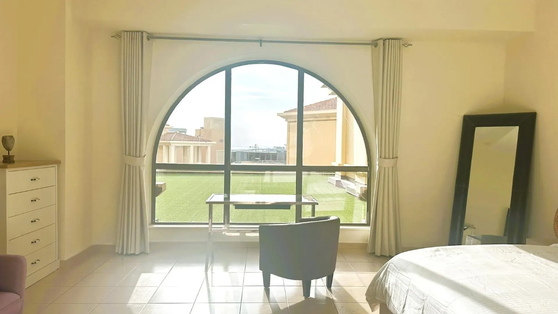 Apartment 5-Bed, Beachfront Very Spacious Entire Home In Jbr Dubai United Arab Emirates