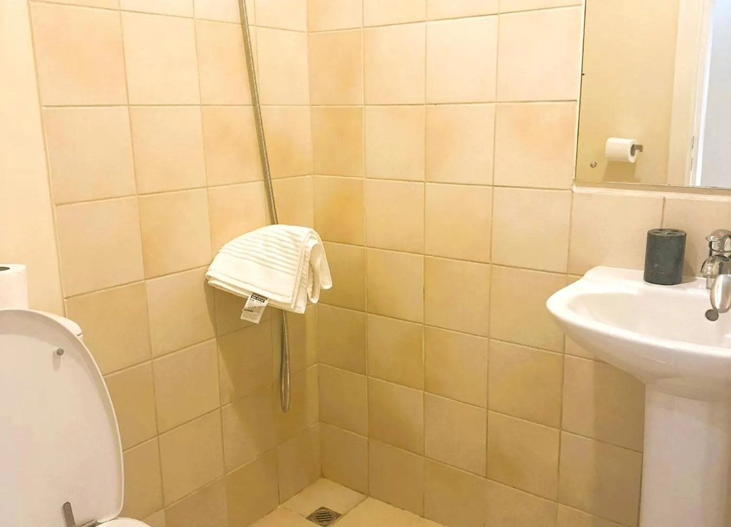 Apartment 5-Bed, Beachfront Very Spacious Entire Home In Jbr Dubai United Arab Emirates