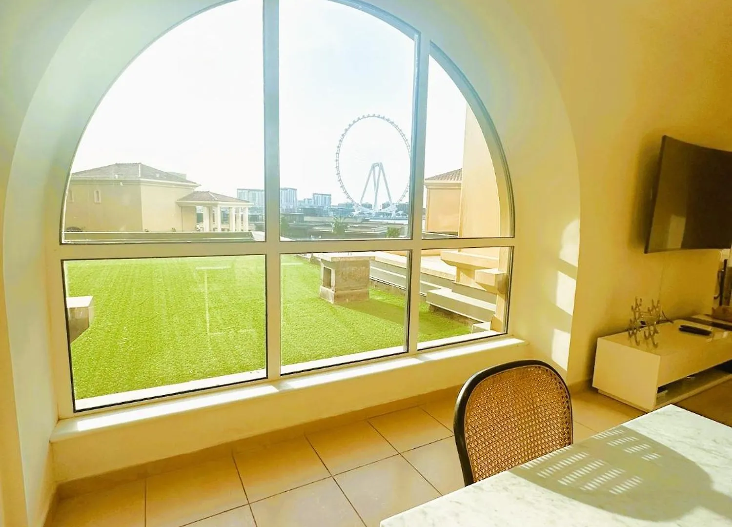5-Bed, Beachfront Very Spacious Entire Home In Jbr Dubai United Arab Emirates