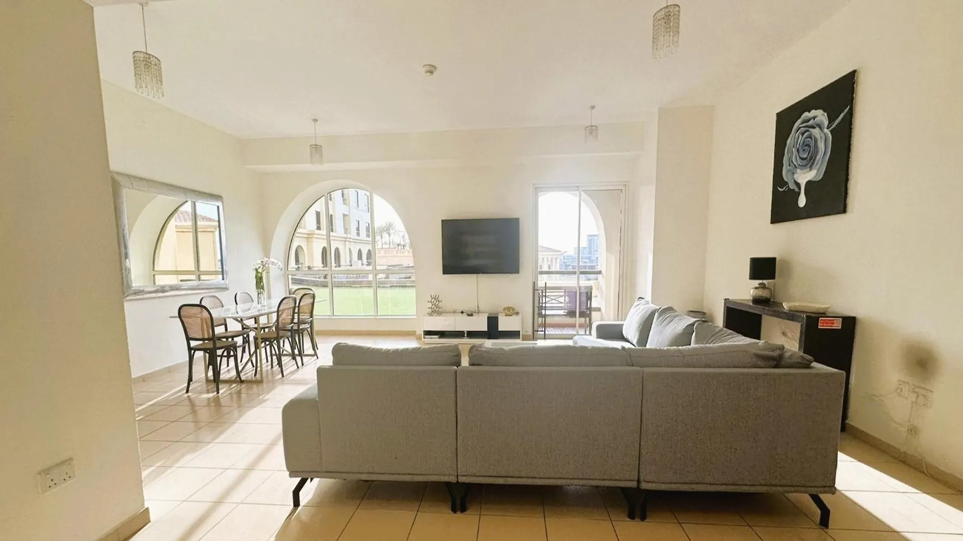 Apartment 5-Bed, Beachfront Very Spacious Entire Home In Jbr Dubai United Arab Emirates