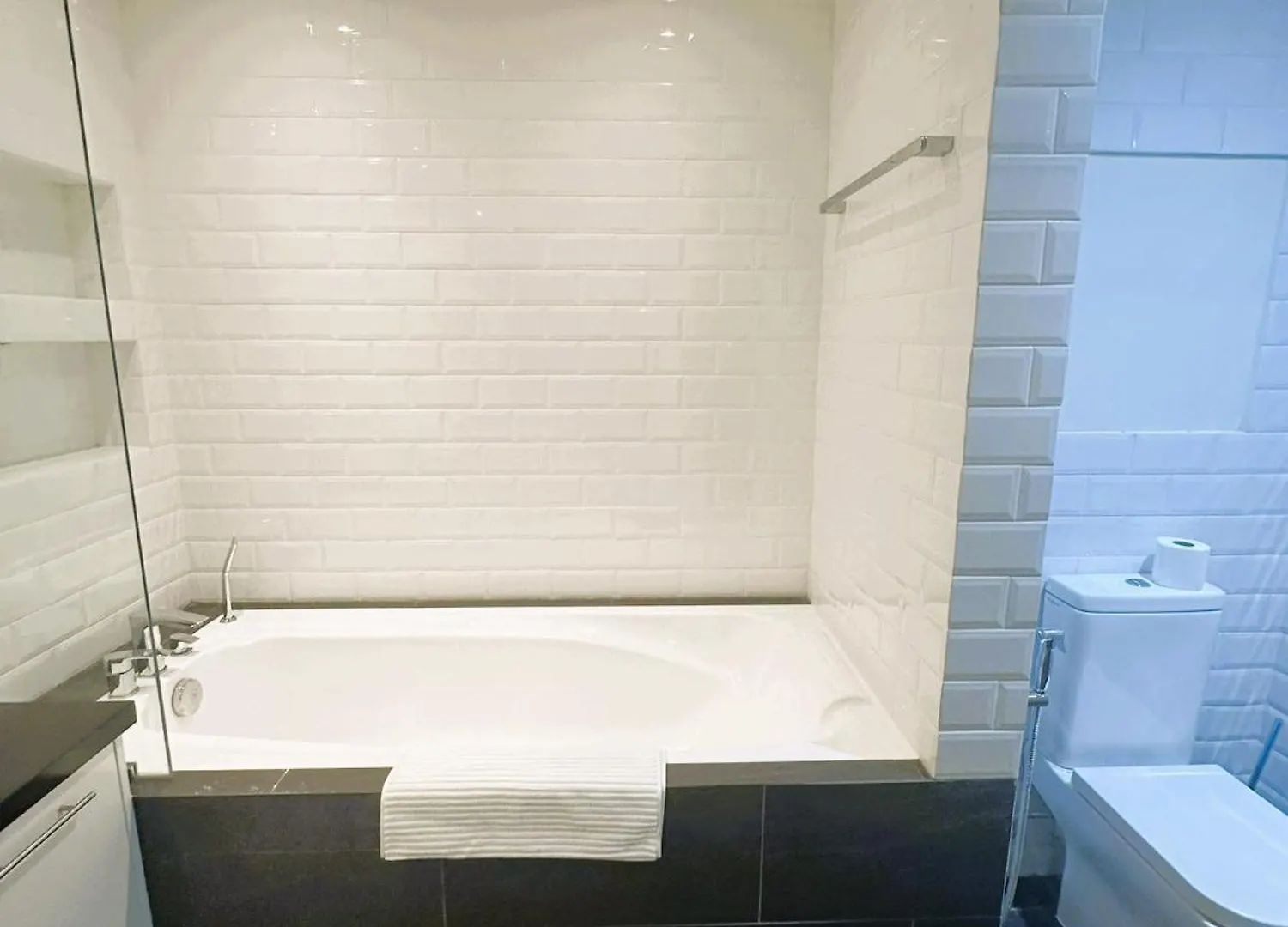 5-Bed, Beachfront Very Spacious Entire Home In Jbr Dubai United Arab Emirates