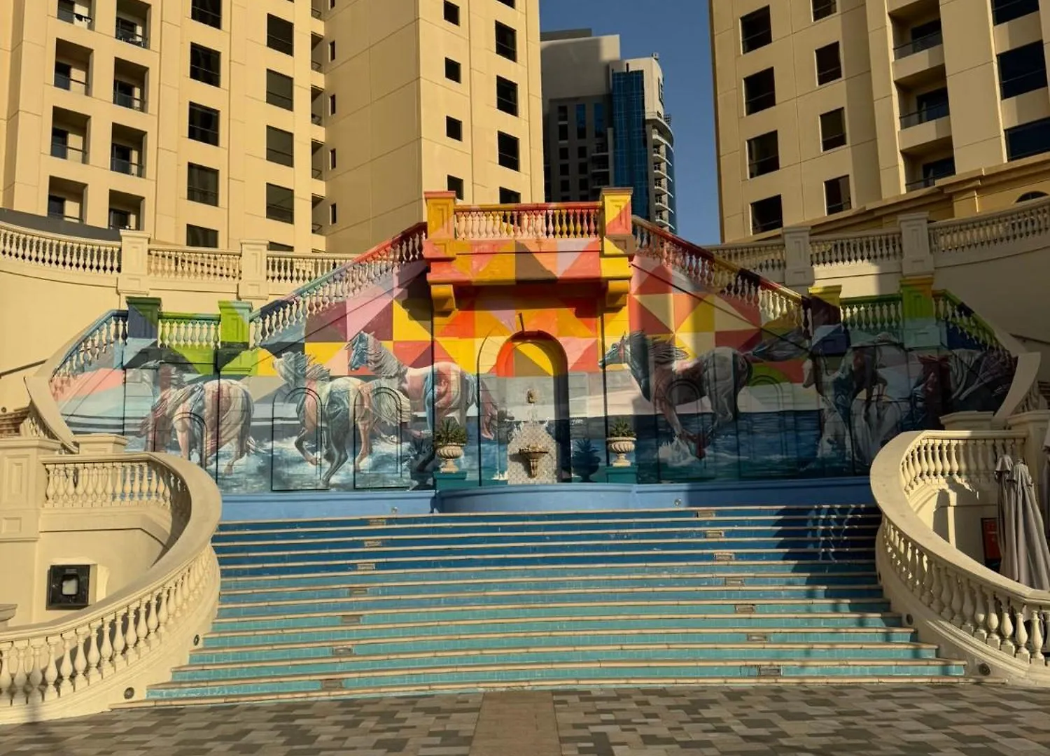 5-Bed, Beachfront Very Spacious Entire Home In Jbr Dubai Apartment
