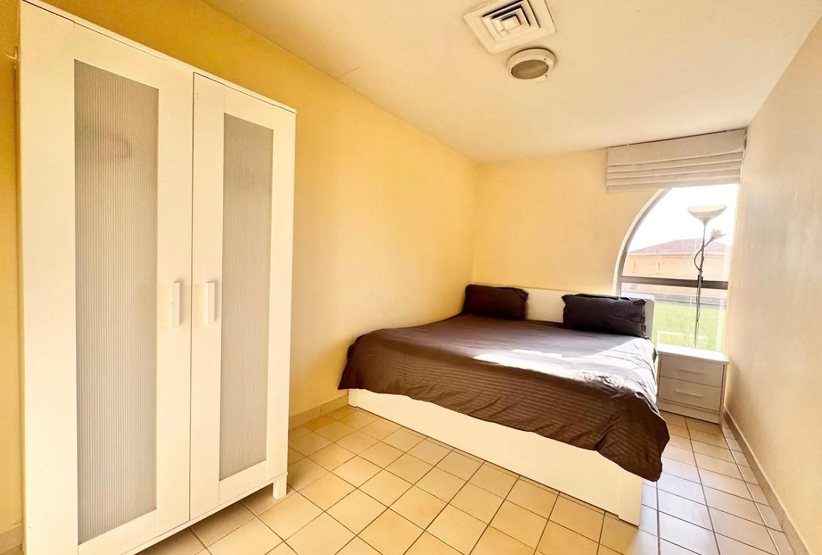 5-Bed, Beachfront Very Spacious Entire Home In Jbr Dubai 0*,  United Arab Emirates