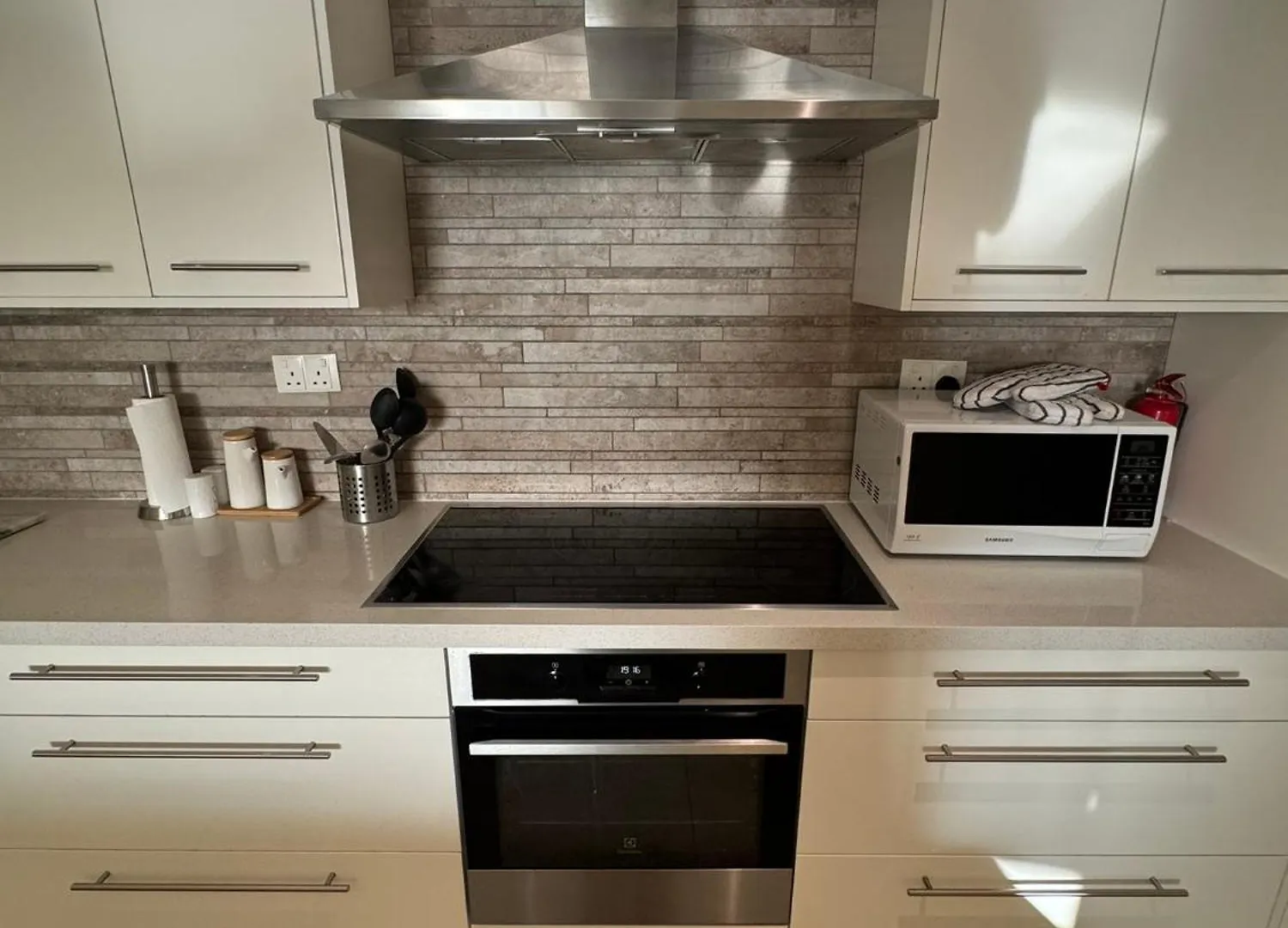 5-Bed, Beachfront Very Spacious Entire Home In Jbr 두바이 0*,