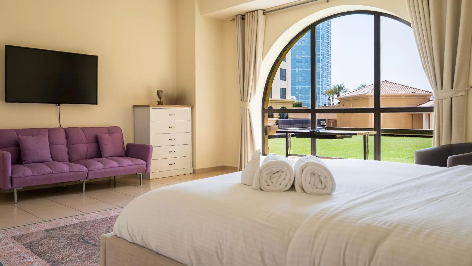 아파트 5-Bed, Beachfront Very Spacious Entire Home In Jbr 두바이