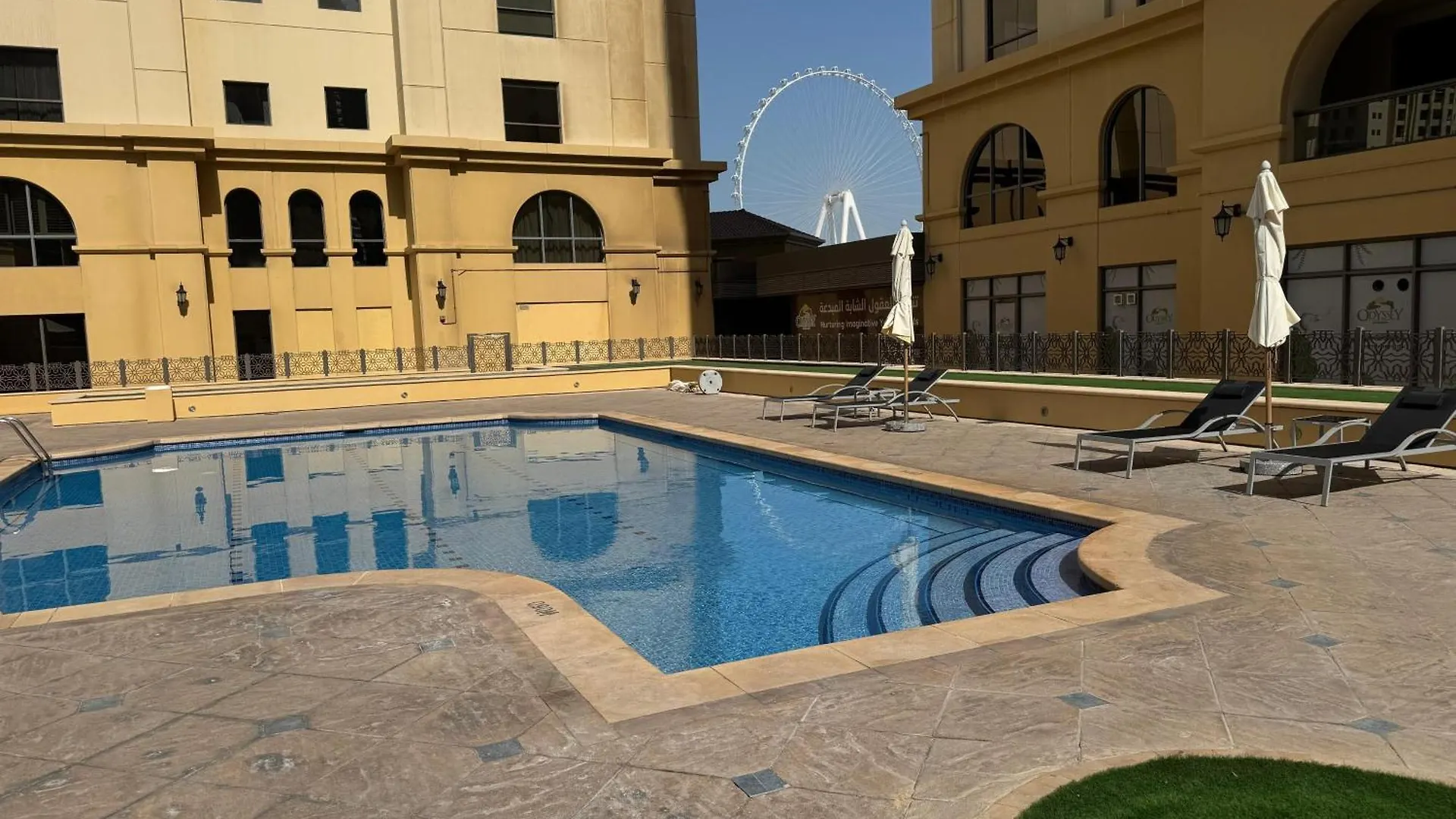 5-Bed, Beachfront Very Spacious Entire Home In Jbr 두바이 0*,  아랍에미리트