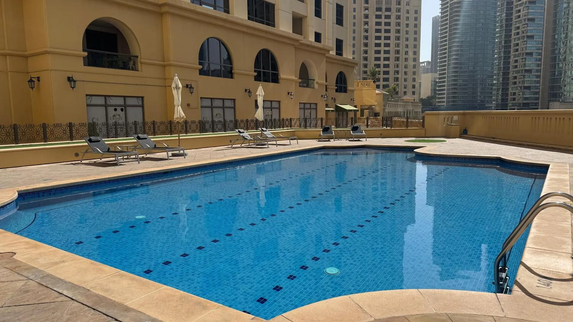 아파트 5-Bed, Beachfront Very Spacious Entire Home In Jbr 두바이 아랍에미리트