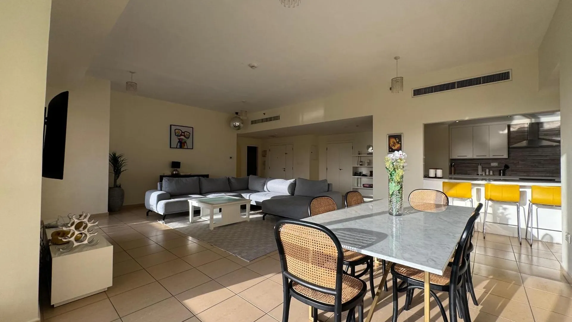 5-Bed, Beachfront Very Spacious Entire Home In Jbr Dubai United Arab Emirates